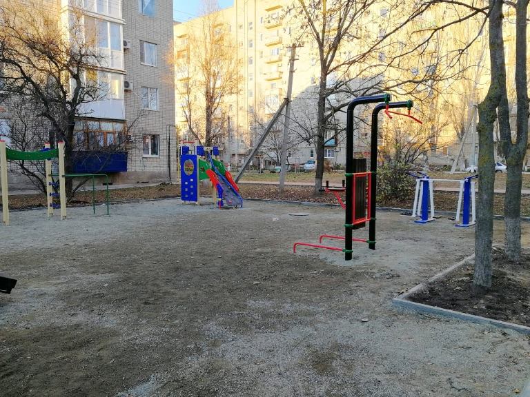 На улице Красной г.Ейска установлена новая спортивная площадка
